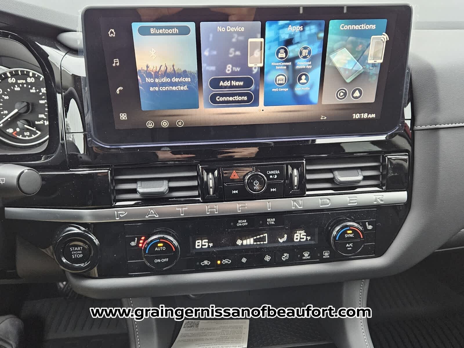 2026 Nissan Pathfinder SV