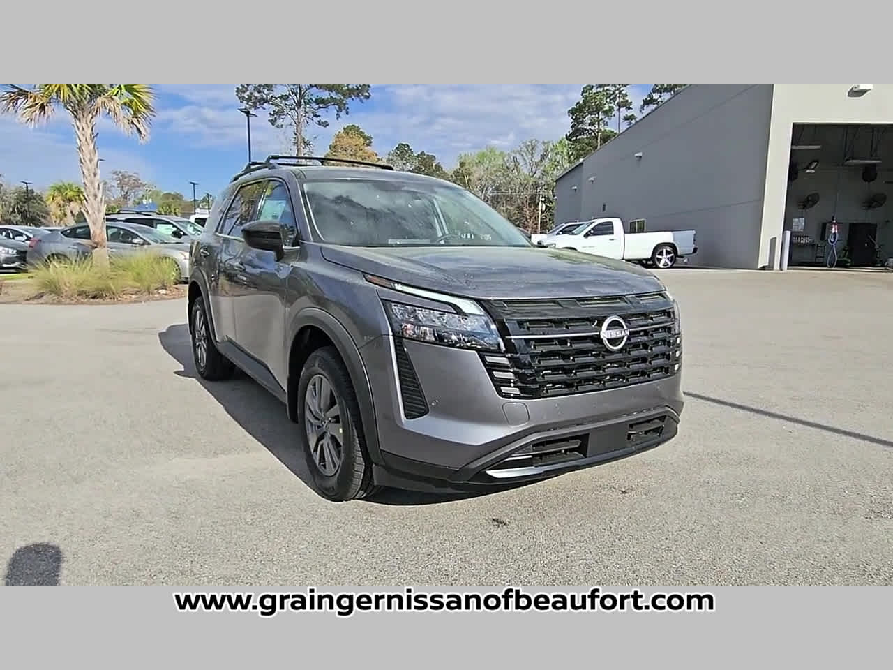 2026 Nissan Pathfinder SV