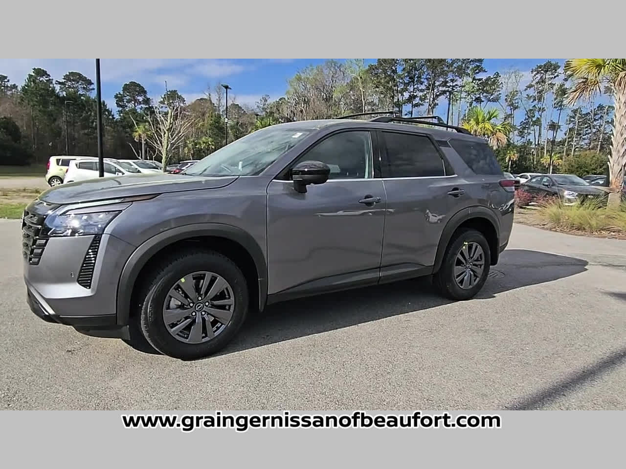 2026 Nissan Pathfinder SV