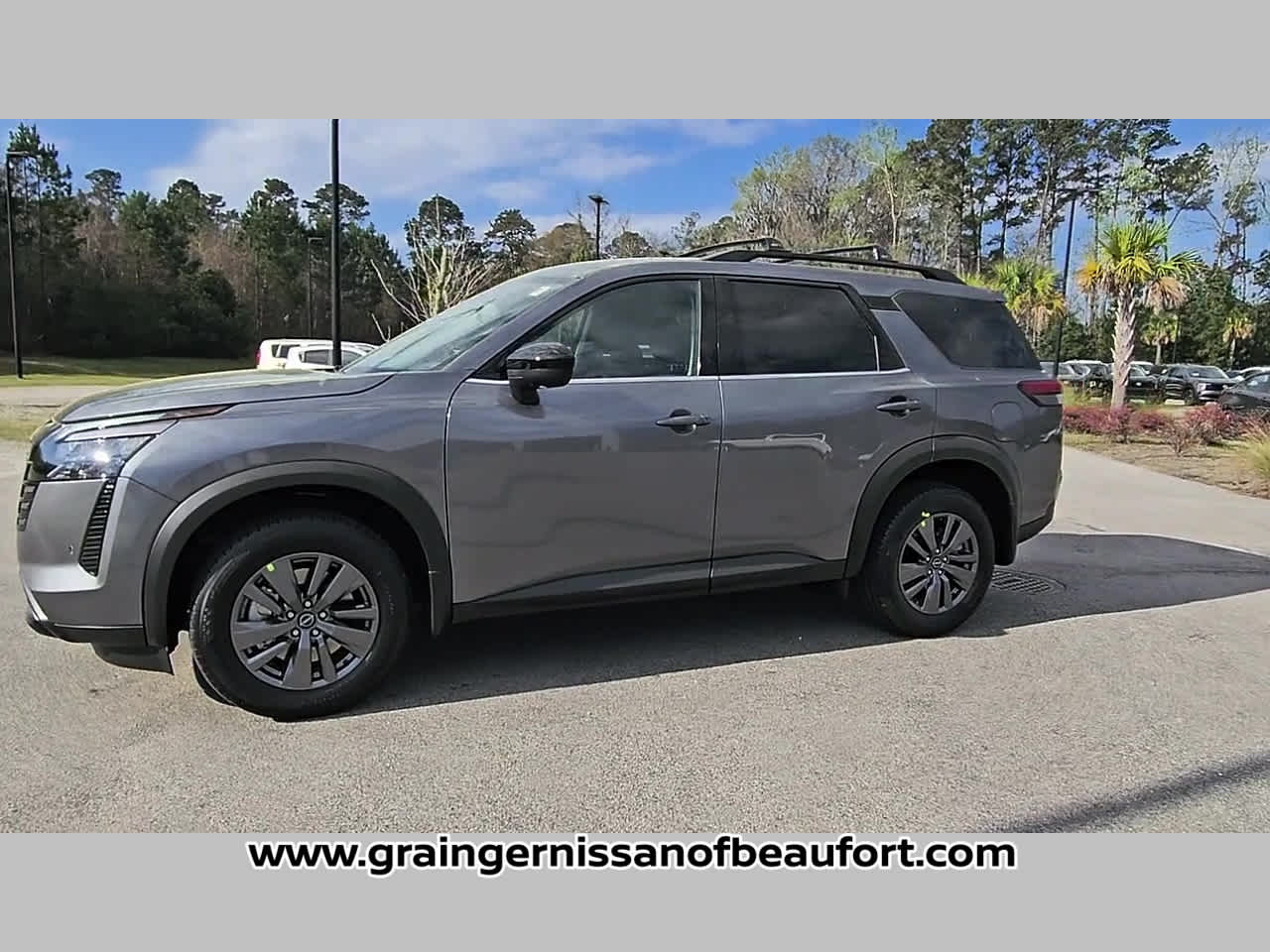 2026 Nissan Pathfinder SV