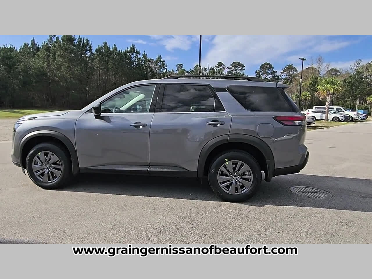 2026 Nissan Pathfinder SV