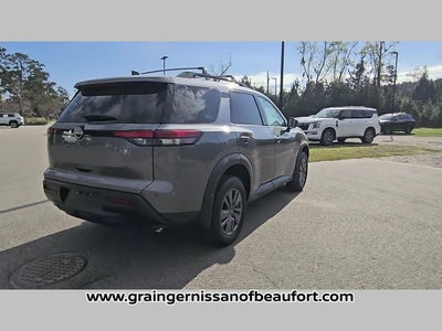 2026 Nissan Pathfinder SV