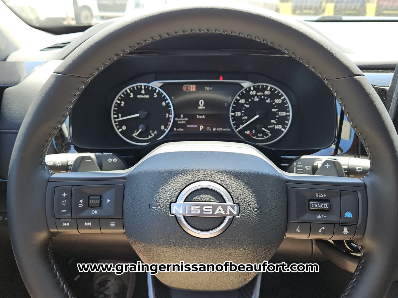 2026 Nissan Pathfinder SV