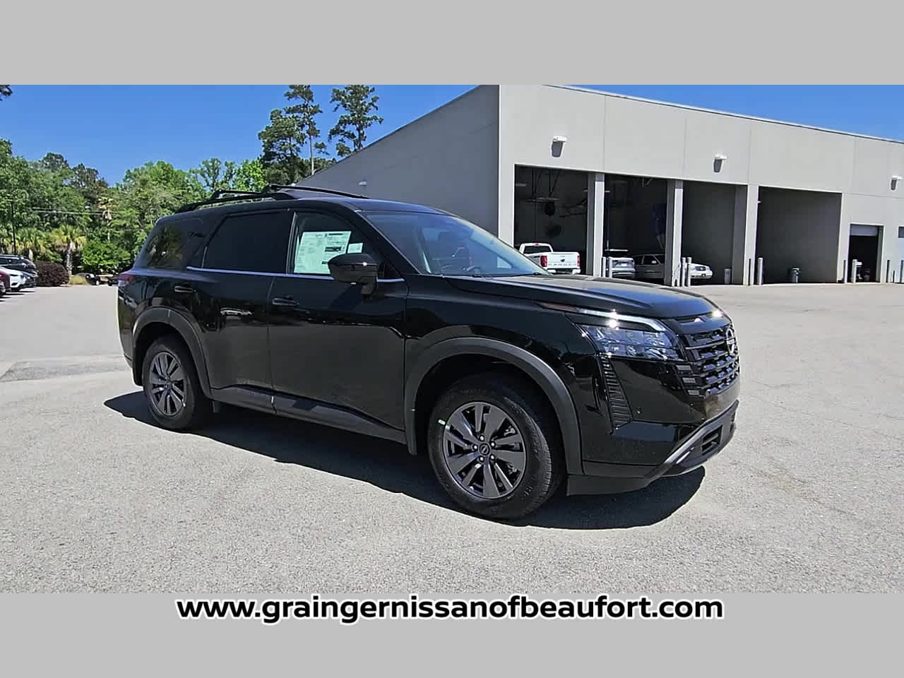 2026 Nissan Pathfinder SV