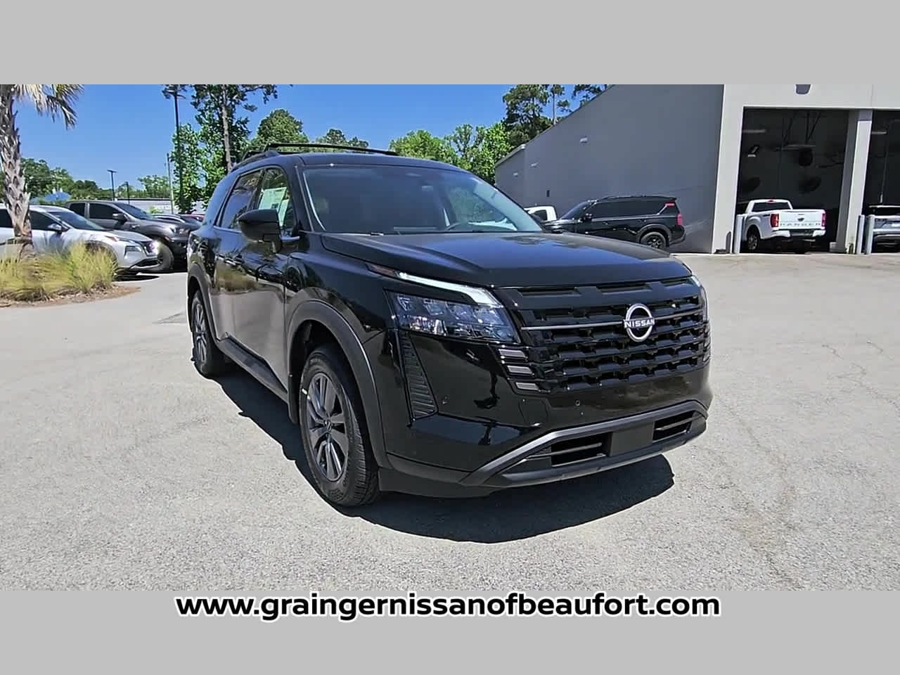 2026 Nissan Pathfinder SV
