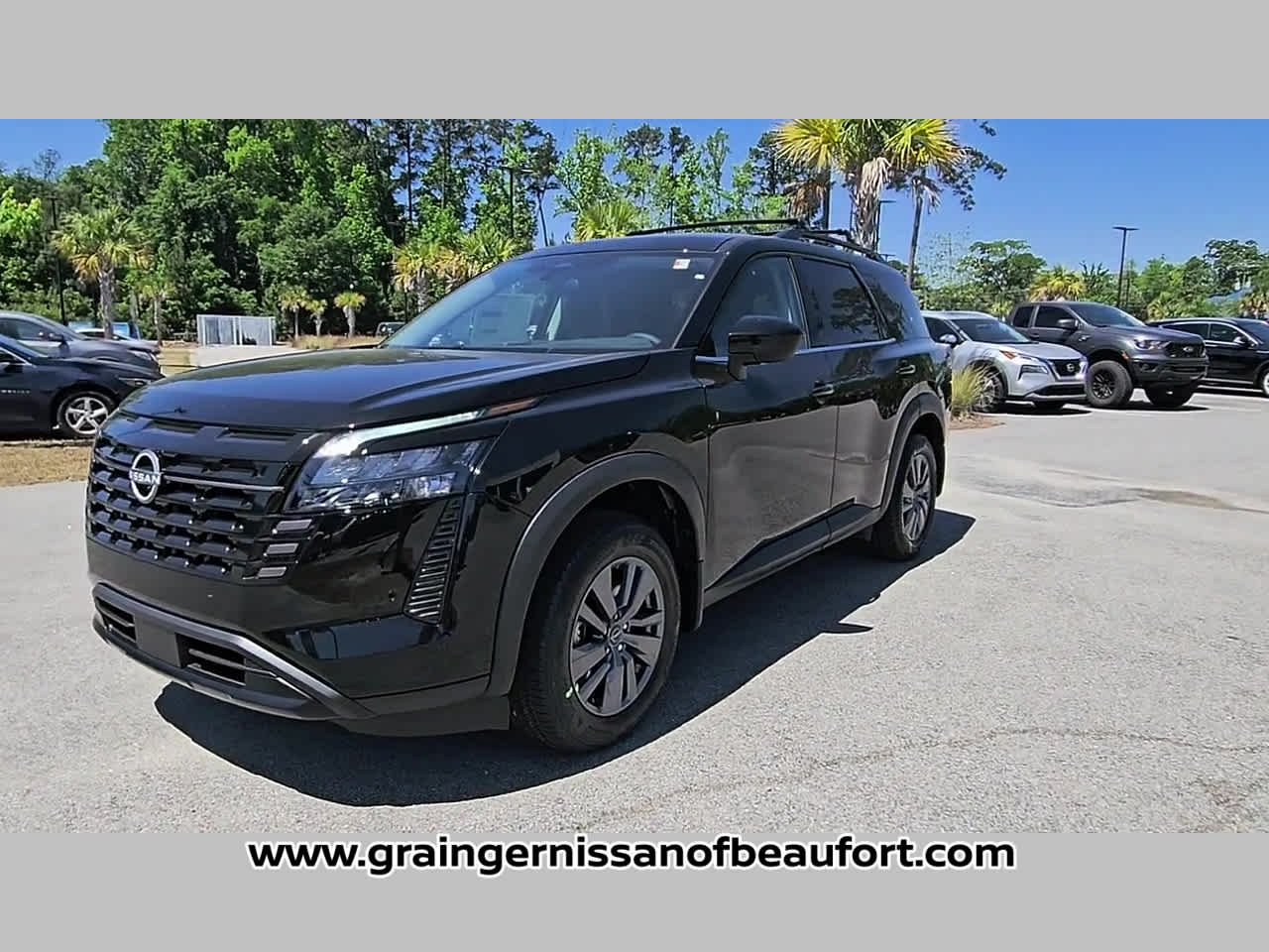 2026 Nissan Pathfinder SV