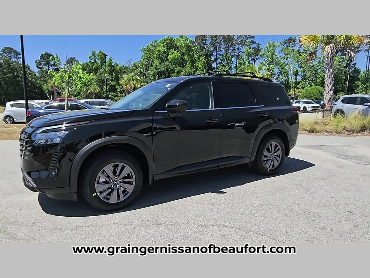 2026 Nissan Pathfinder SV