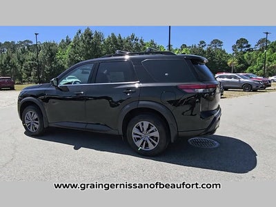 2026 Nissan Pathfinder SV