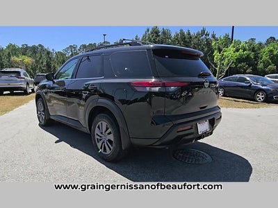 2026 Nissan Pathfinder SV