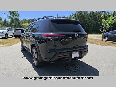 2026 Nissan Pathfinder SV