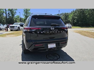 2026 Nissan Pathfinder SV