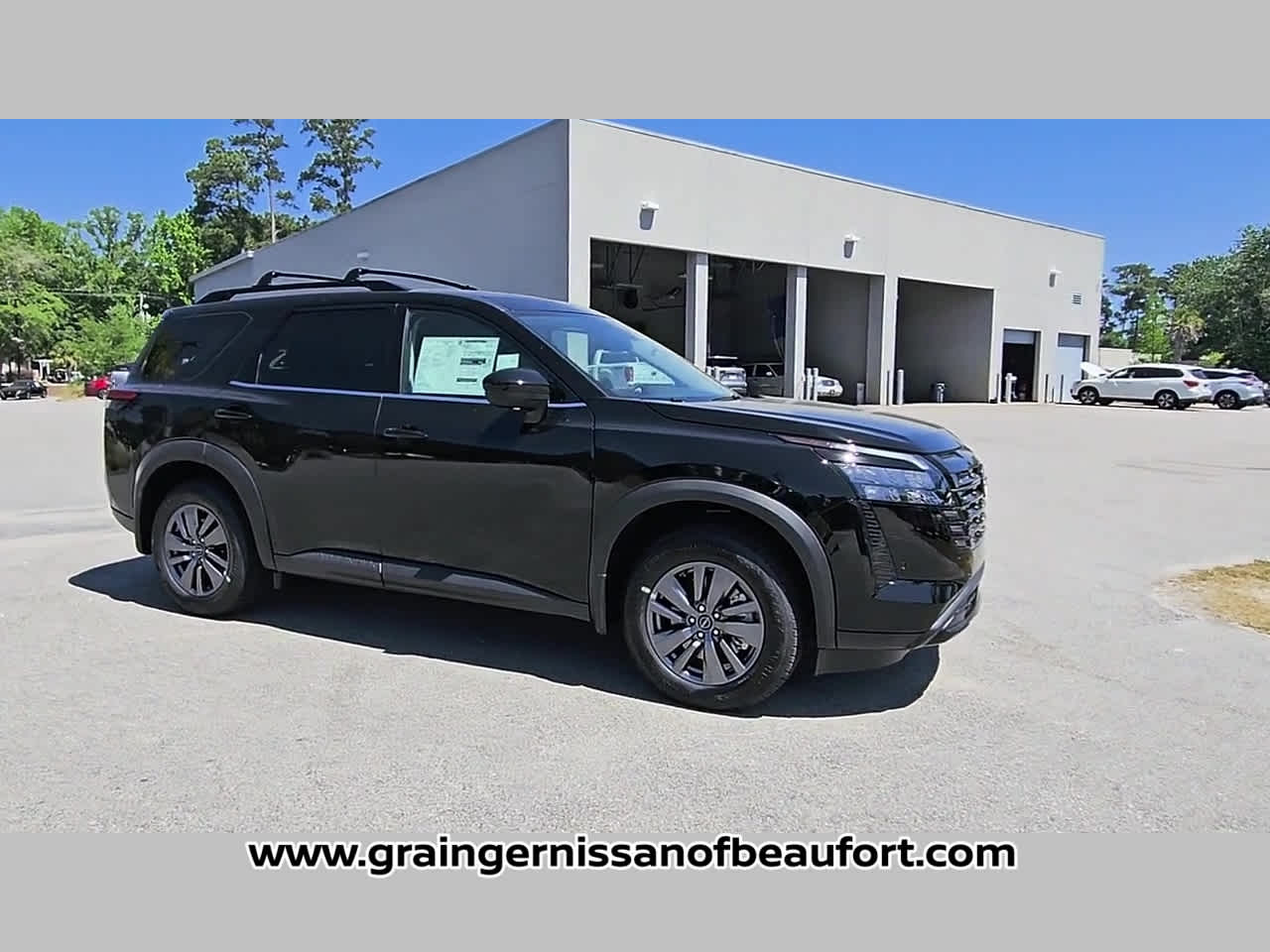 2026 Nissan Pathfinder SV