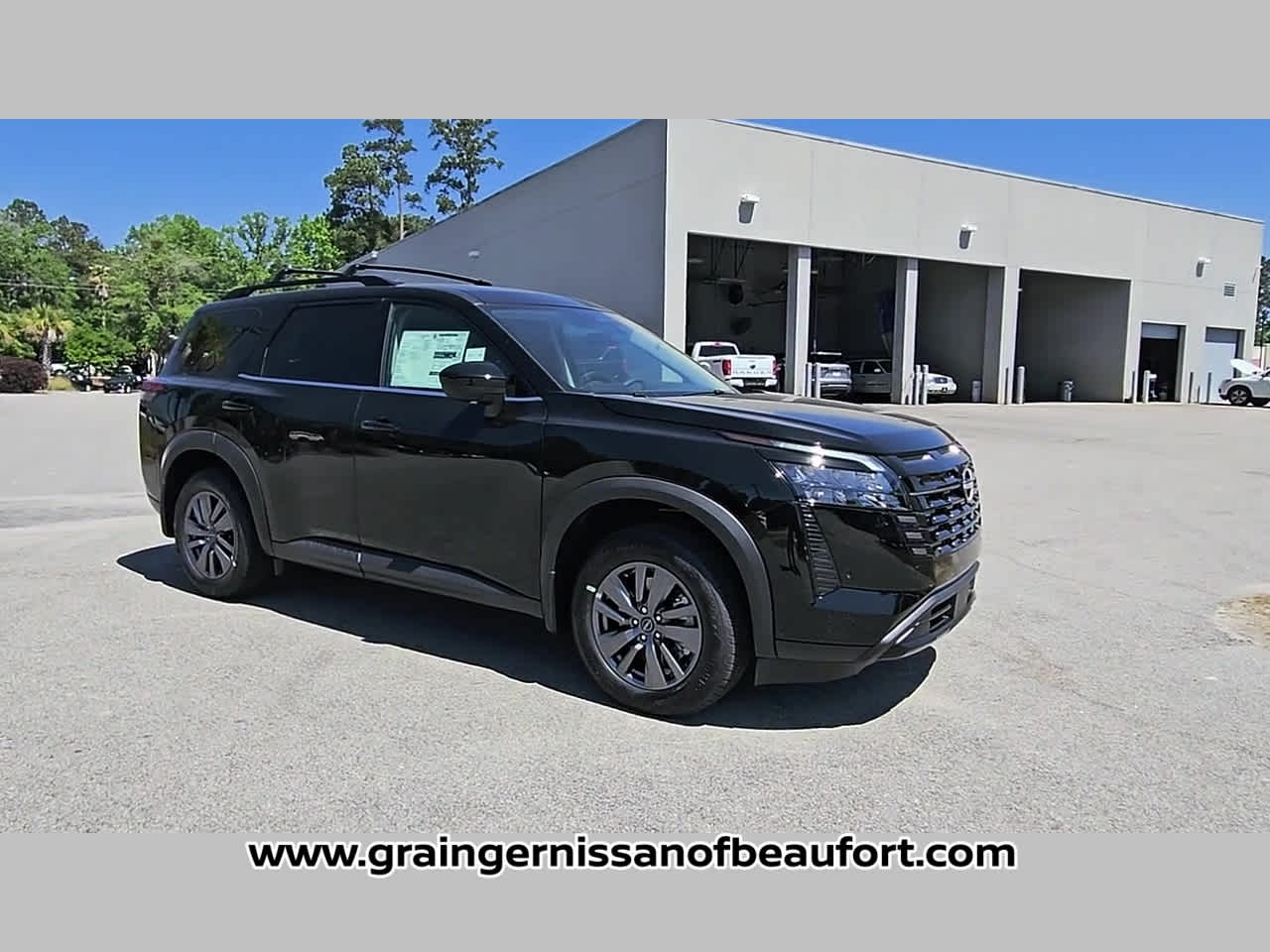 2026 Nissan Pathfinder SV