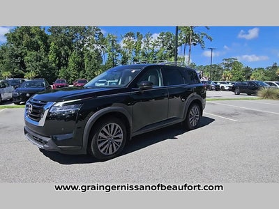 2023 Nissan Pathfinder SL