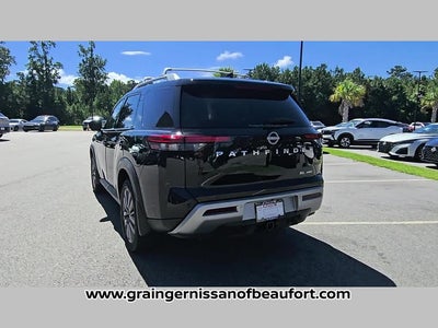 2023 Nissan Pathfinder SL