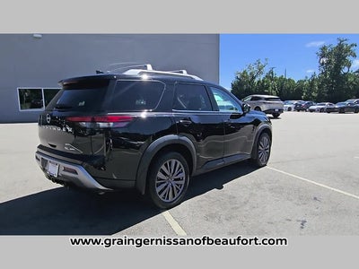 2023 Nissan Pathfinder SL