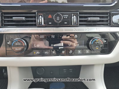 2026 Nissan Pathfinder SL