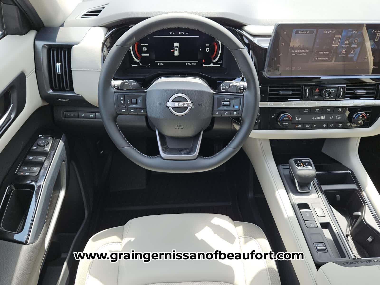 2026 Nissan Pathfinder SL