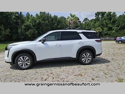 2026 Nissan Pathfinder SL