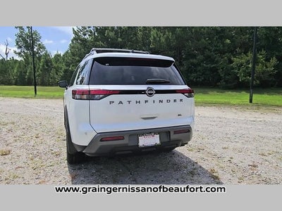 2026 Nissan Pathfinder SL