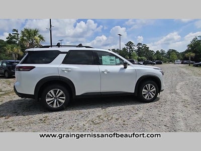 2026 Nissan Pathfinder SL