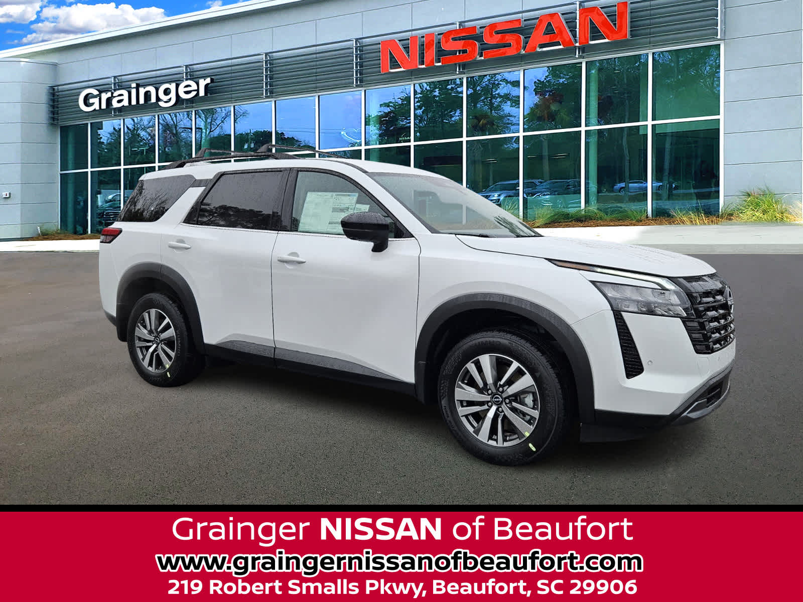 2026 Nissan Pathfinder SL