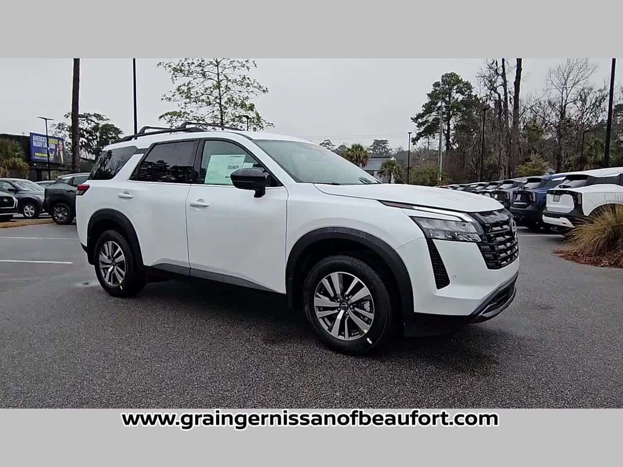 2026 Nissan Pathfinder SL