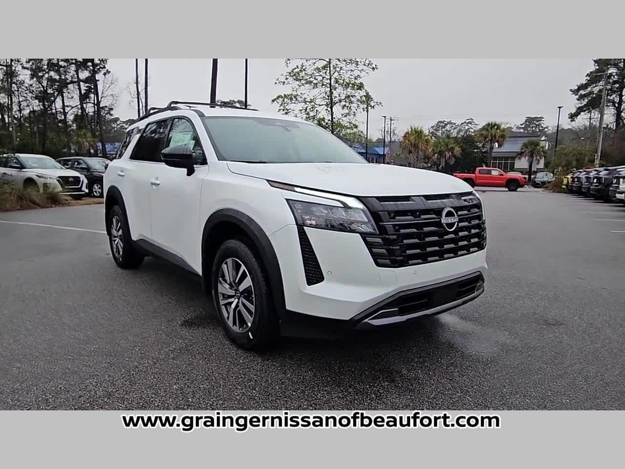 2026 Nissan Pathfinder SL