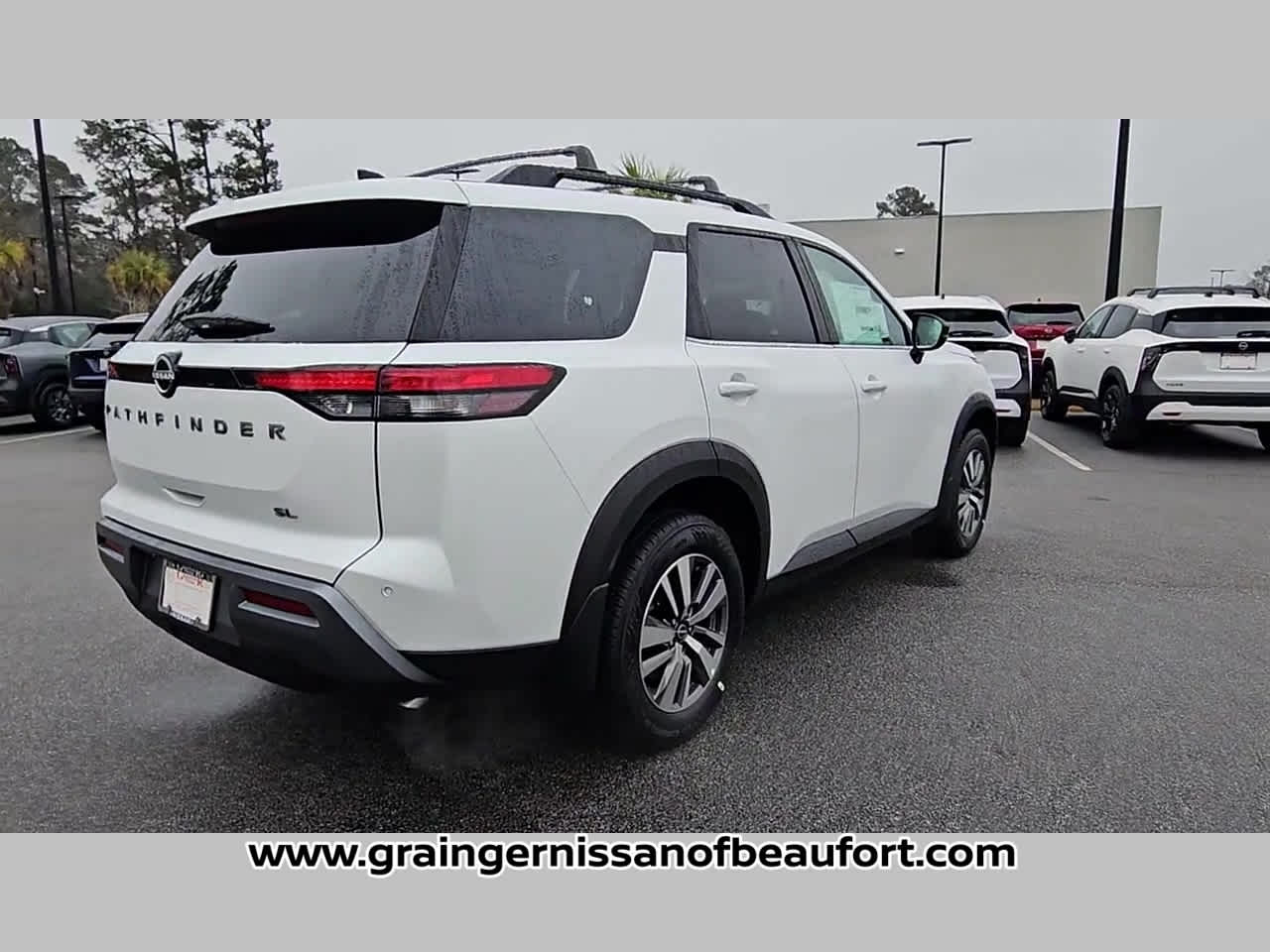 2026 Nissan Pathfinder SL