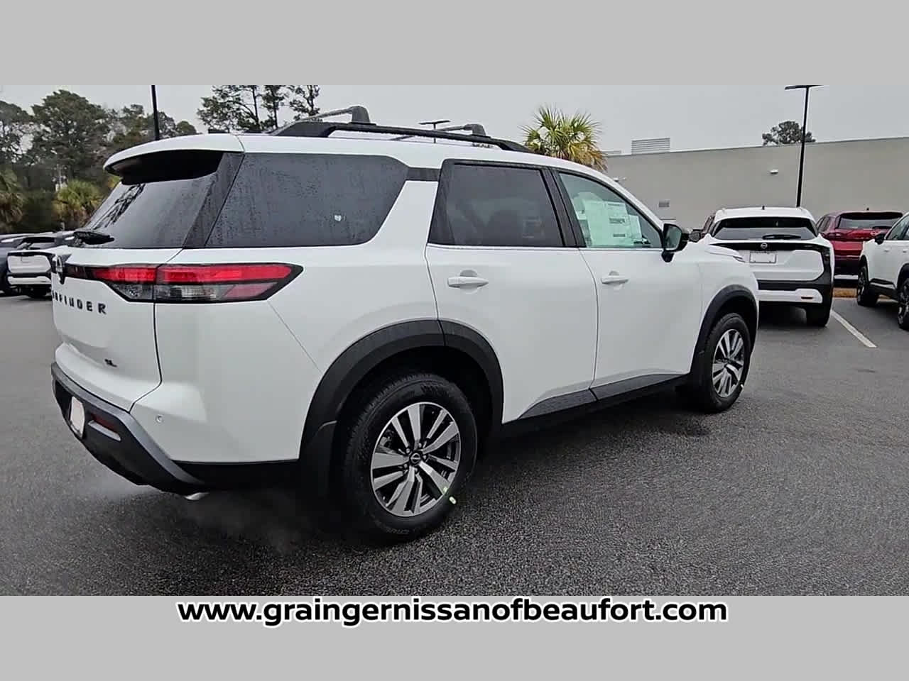 2026 Nissan Pathfinder SL