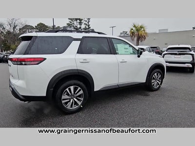 2026 Nissan Pathfinder SL