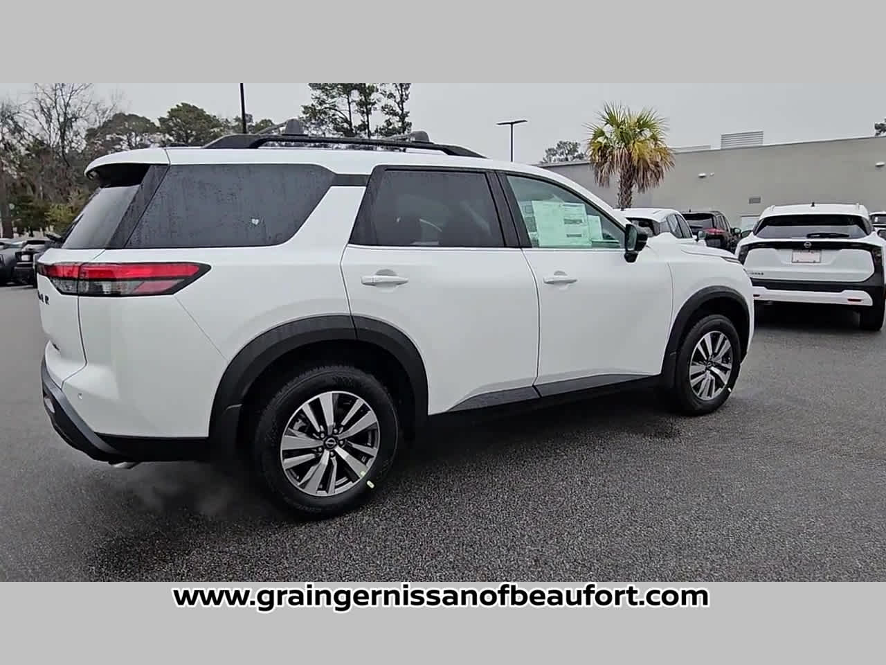 2026 Nissan Pathfinder SL