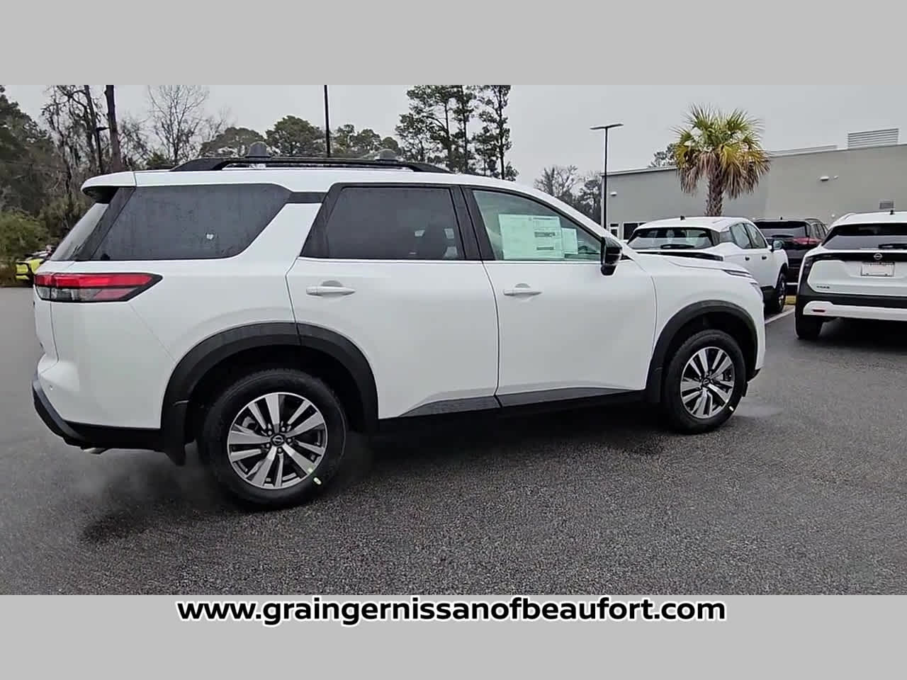 2026 Nissan Pathfinder SL