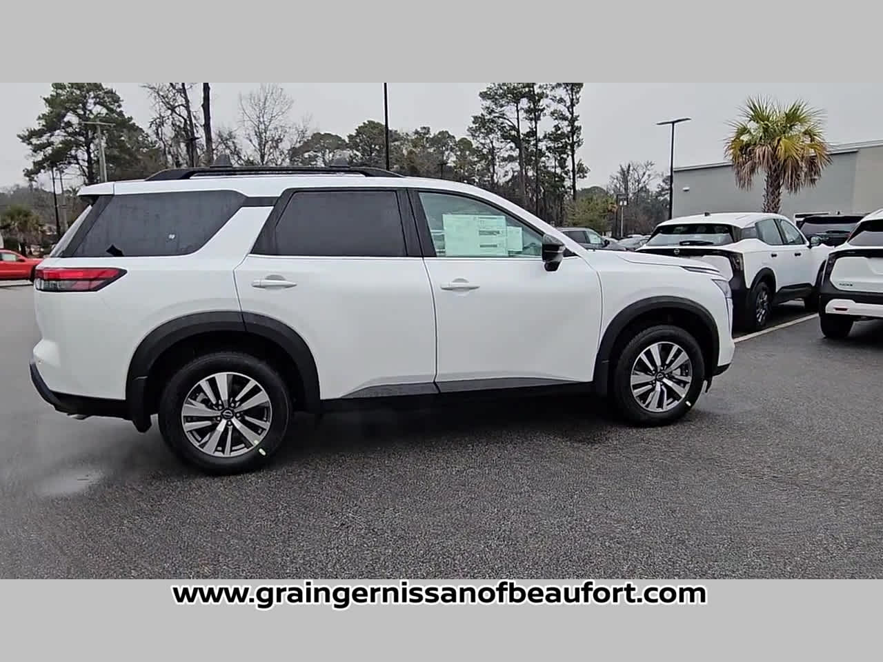 2026 Nissan Pathfinder SL