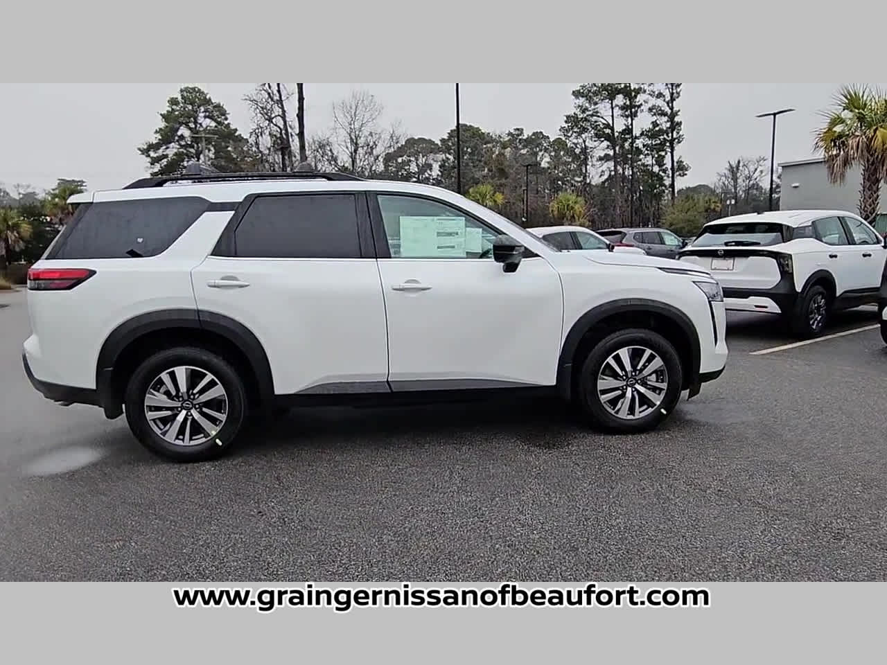 2026 Nissan Pathfinder SL