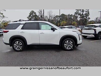 2026 Nissan Pathfinder SL