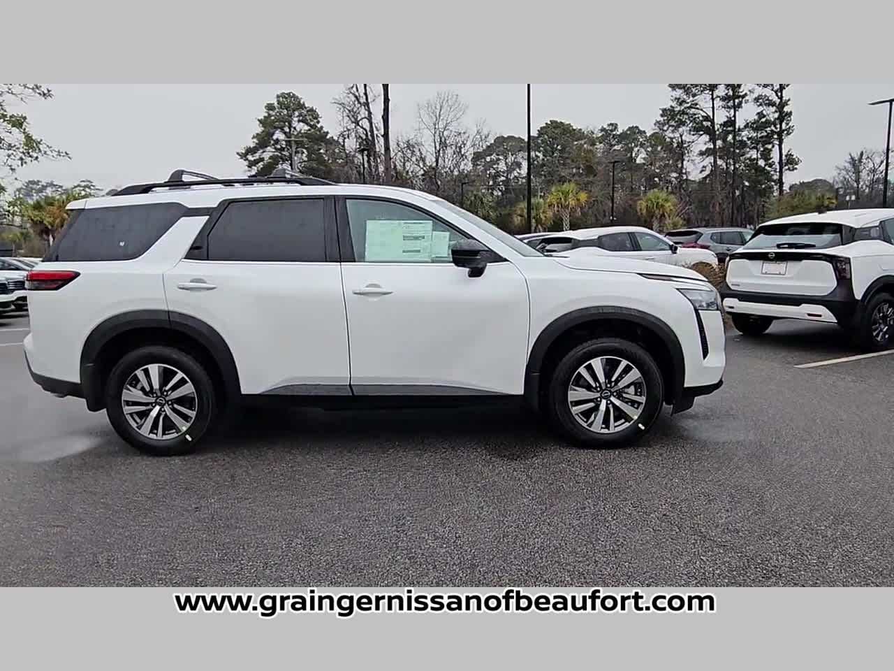 2026 Nissan Pathfinder SL