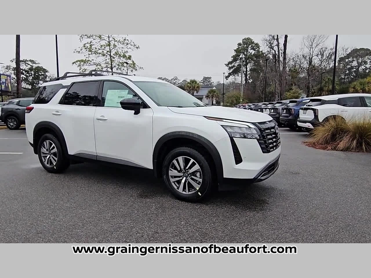 2026 Nissan Pathfinder SL