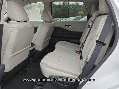 2026 Nissan Pathfinder SL