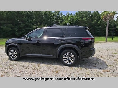 2026 Nissan Pathfinder SL