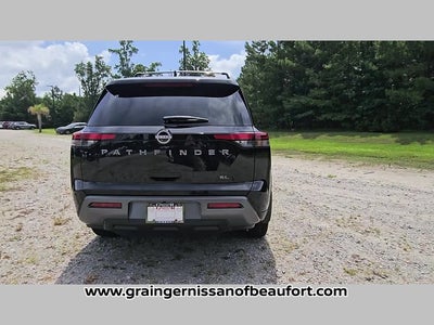 2026 Nissan Pathfinder SL