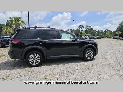 2026 Nissan Pathfinder SL