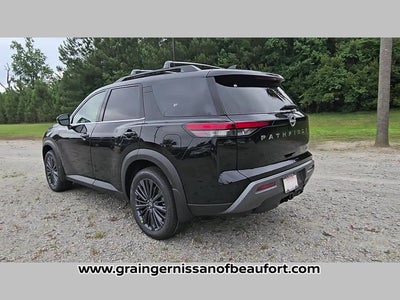 2026 Nissan Pathfinder SL
