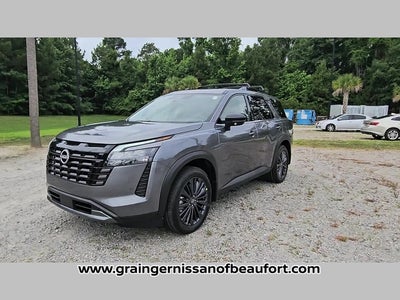 2026 Nissan Pathfinder SL