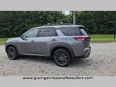2026 Nissan Pathfinder SL