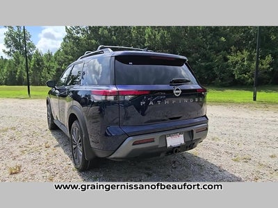 2026 Nissan Pathfinder SL