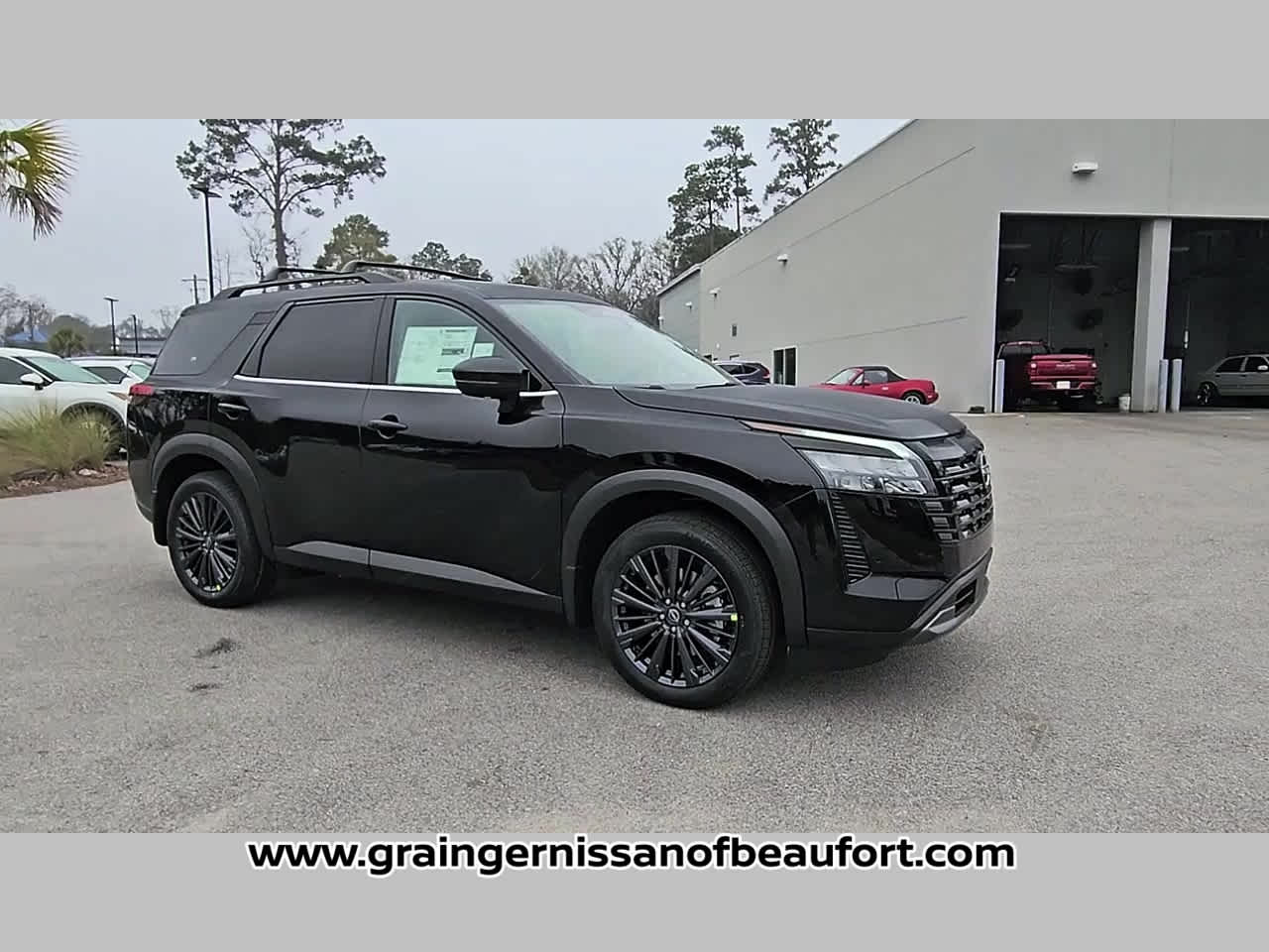 2026 Nissan Pathfinder SL