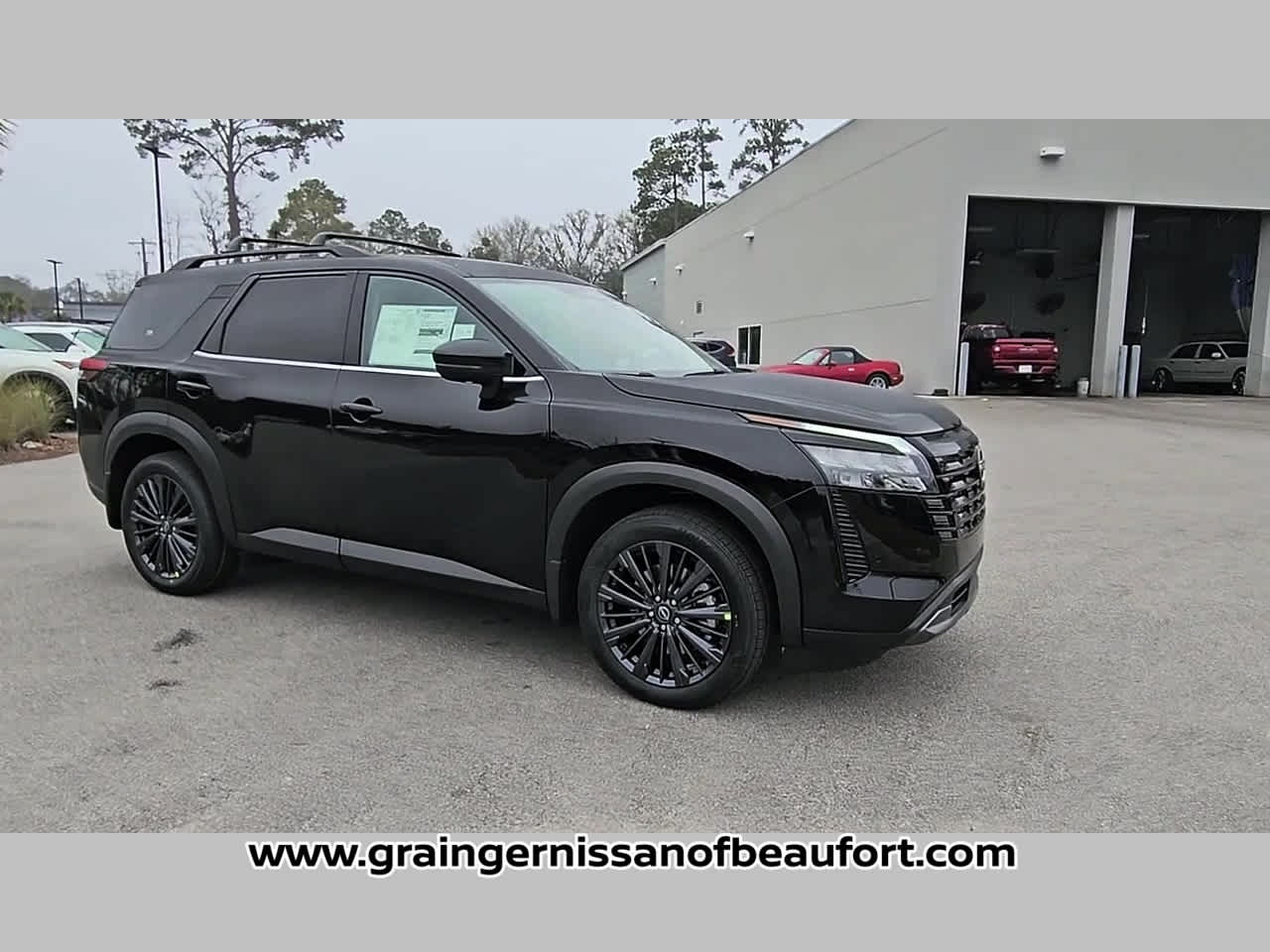 2026 Nissan Pathfinder SL