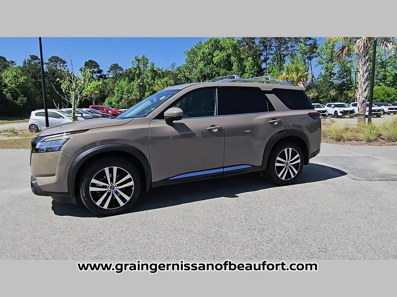 2023 Nissan Pathfinder Platinum