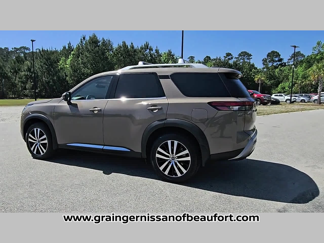 2023 Nissan Pathfinder Platinum